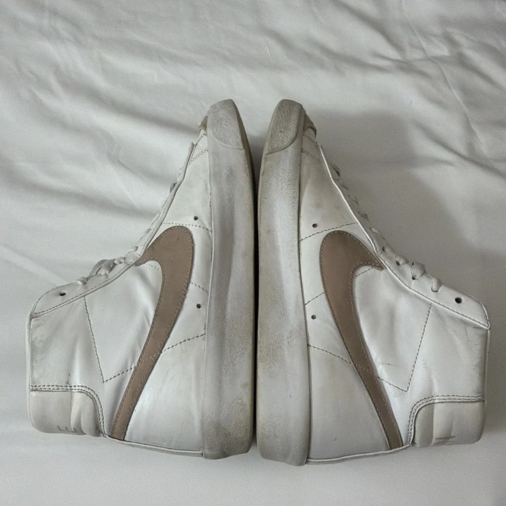 Nike Blazer Mid 77 Women's Size 10 US CZ1055-118 White Pink Athletic Shoes‎ Gym